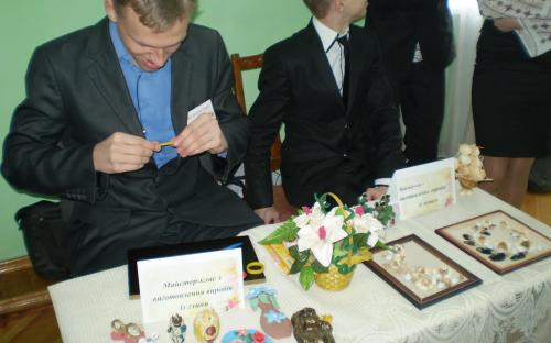 Виставка творчості учнів гімназії перед концертом