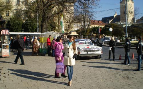 Біля Грандготелю